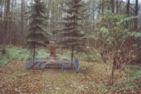 Grd - Pomnik ku czci zamordowanych i polegych w walce Polakw i spadochroniarzy radzieckich