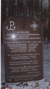 Obelisk upamitniajcy ofiary zbrodni pod Niedziakami